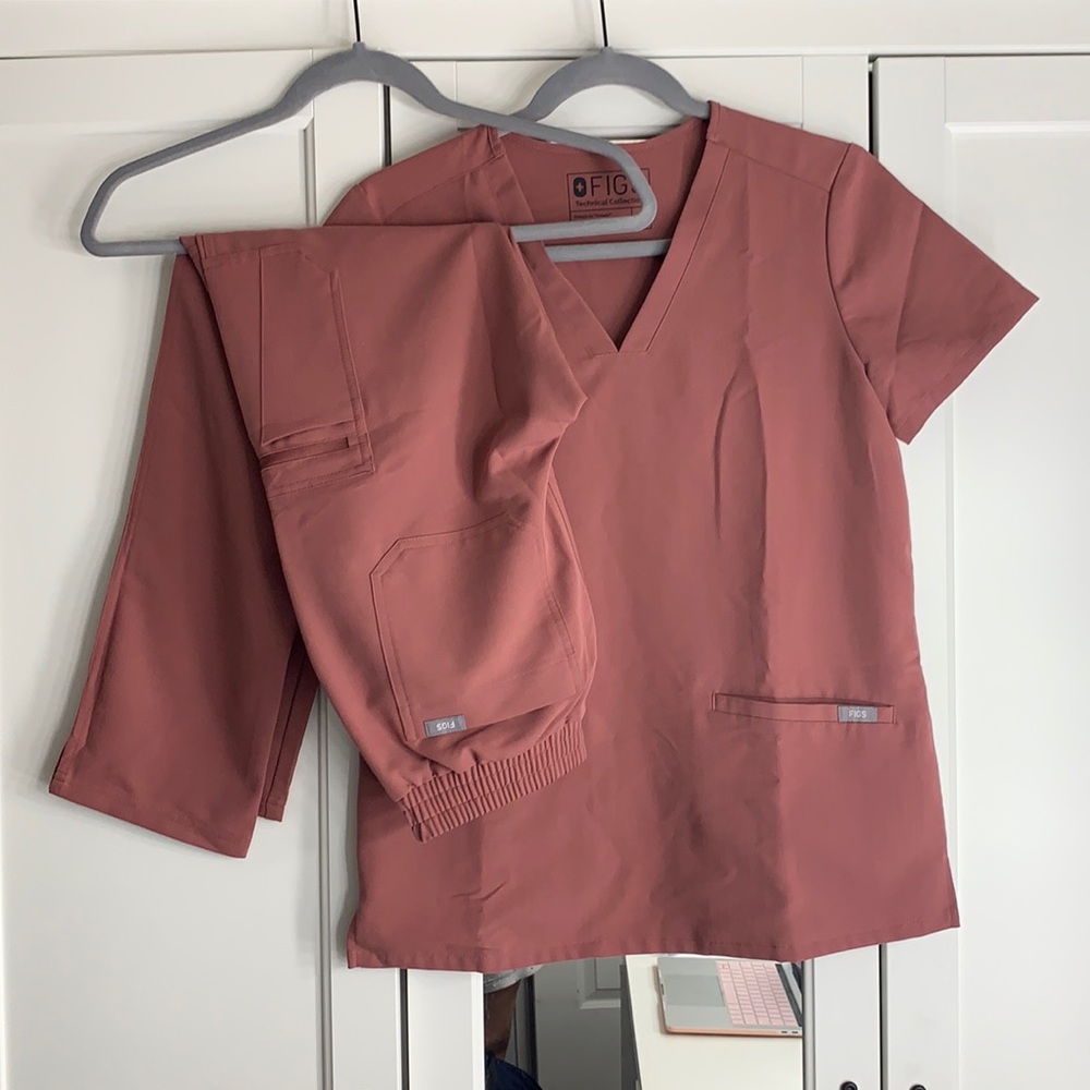 Figs Scrub Set LIMITED EDITION COLOR (PETITE)